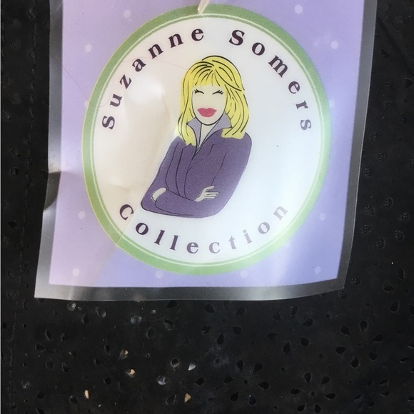 💖🌸 See new listing 🌺💜 Suzanne Somers Black Laser Cut Leather Cape Poncho - Picture 15 of 15